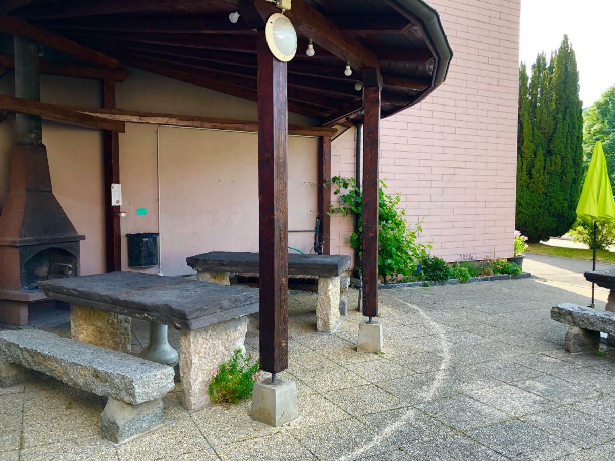 Auberge Pour Tous Vallorbe Exterior photo